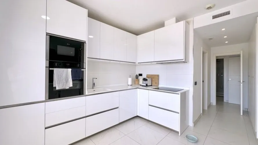 3 bedrooms apartment for sale , Estepona, Spain No. 944 № 8
