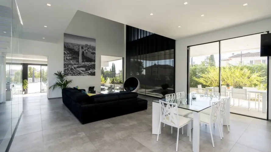 4 bedrooms villa for sale , Estepona, Spain No. 372 № 9