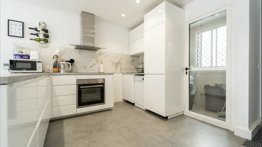 2 bedrooms apartment for sale , Fuengirola, Spain No. 612 № 4