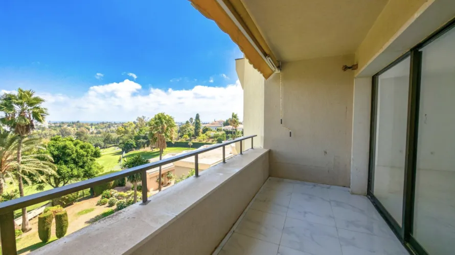 2 bedrooms apartment for sale , Benahavis, Spain No. 620 № 7