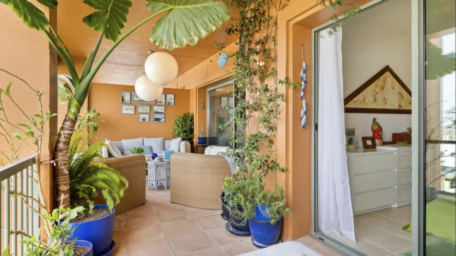2 bedrooms apartment for sale , Estepona, Spain No. 706 № 9