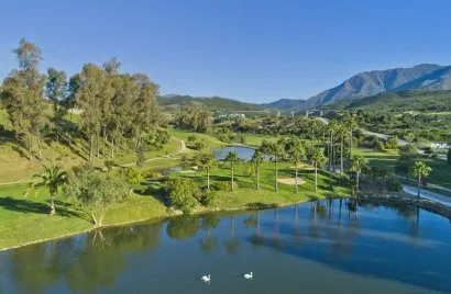3 bedrooms apartment for sale , Estepona, Spain No. 349