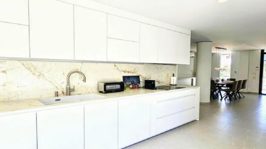 6 bedrooms villa for sale , Cortes (San Pedro De Alcantara), Spain No. 1020 № 6