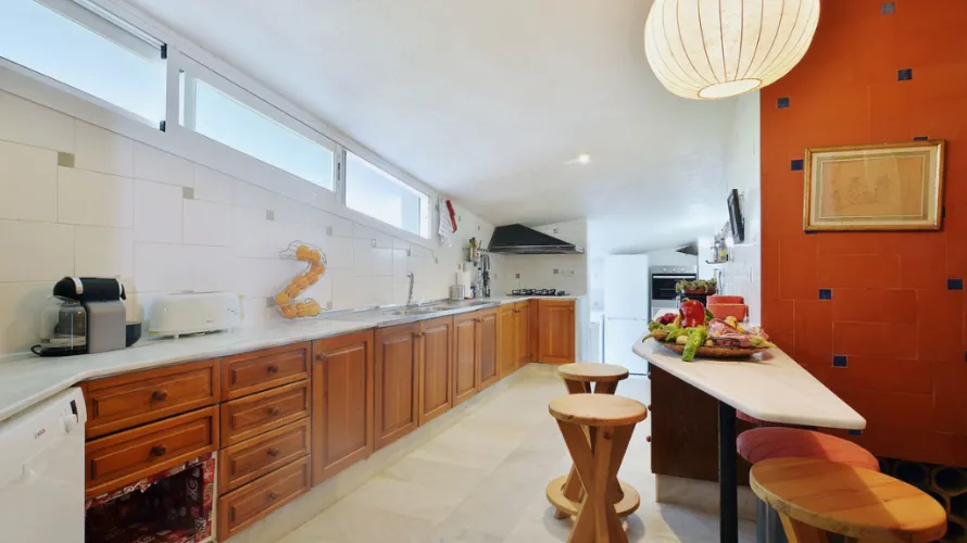 6 bedrooms villa for sale , Marbella, Spain No. 1025 № 18