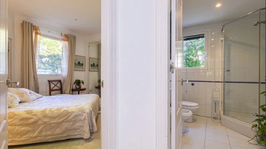 4 bedrooms villa for sale , Marbella, Spain No. 1027 № 22