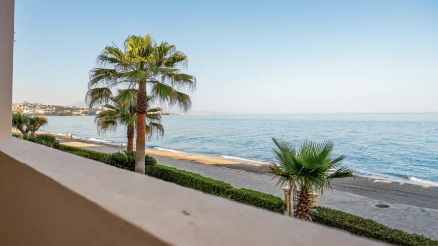 3 bedrooms apartment for sale , Estepona, Spain No. 1073 № 16