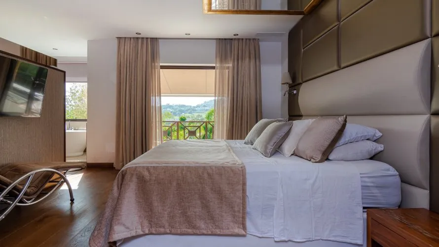 5 bedrooms villa for sale , Marbella, Spain No. 390 № 13