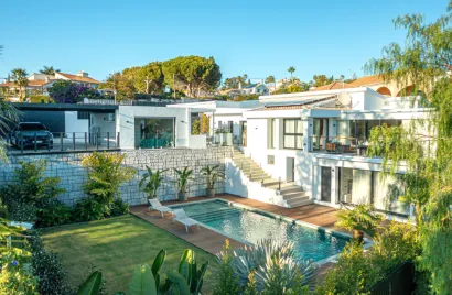 5 bedrooms villa for sale , El Rosario, Spain No. 1022