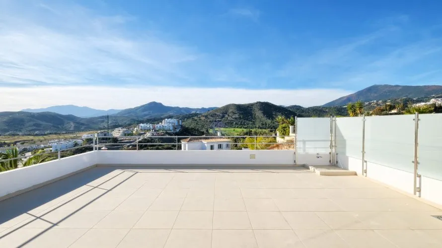 4 bedrooms villa for sale , Benahavis, Spain No. 389