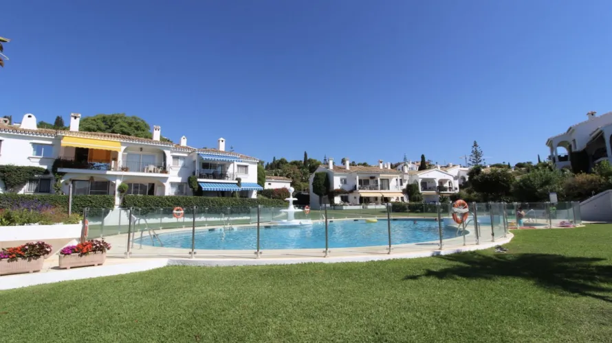 2 bedrooms apartment for sale , Estepona, Spain No. 1053