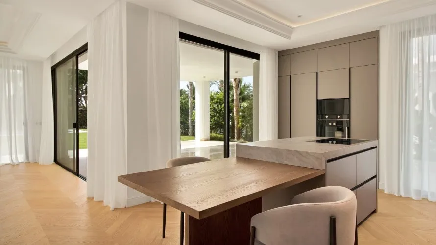 6 bedrooms villa for sale , Marbella, Spain No. 388 № 4