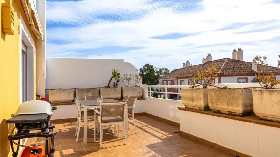 2 bedrooms apartment for sale , Estepona, Spain No. 587 № 8