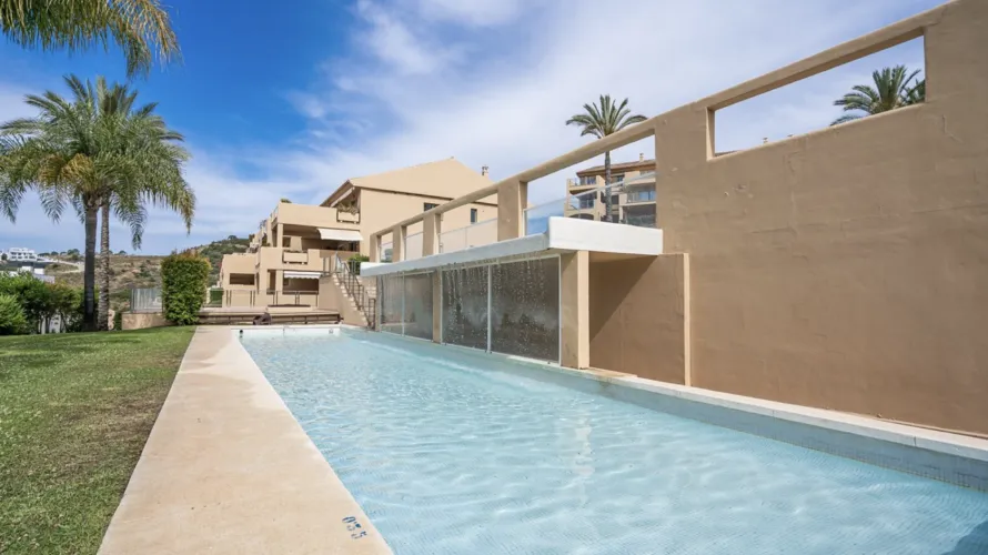 2 bedrooms apartment for sale , Estepona, Spain No. 1052 № 9