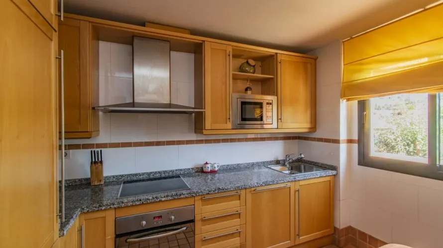 3 bedrooms apartment for sale , Estepona, Spain No. 881 № 7