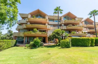 3 bedrooms apartment for sale , Nueva Andalucia, Spain No. 1034