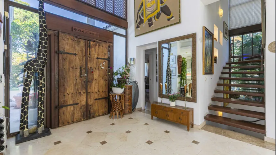 4 bedrooms villa for sale , Marbella, Spain No. 1027 № 2