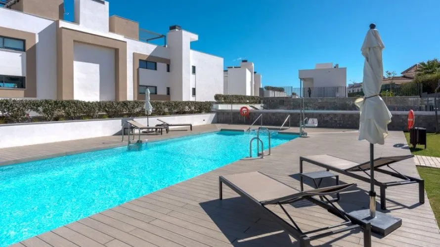 3 bedrooms apartment for sale , Estepona, Spain No. 395 № 14