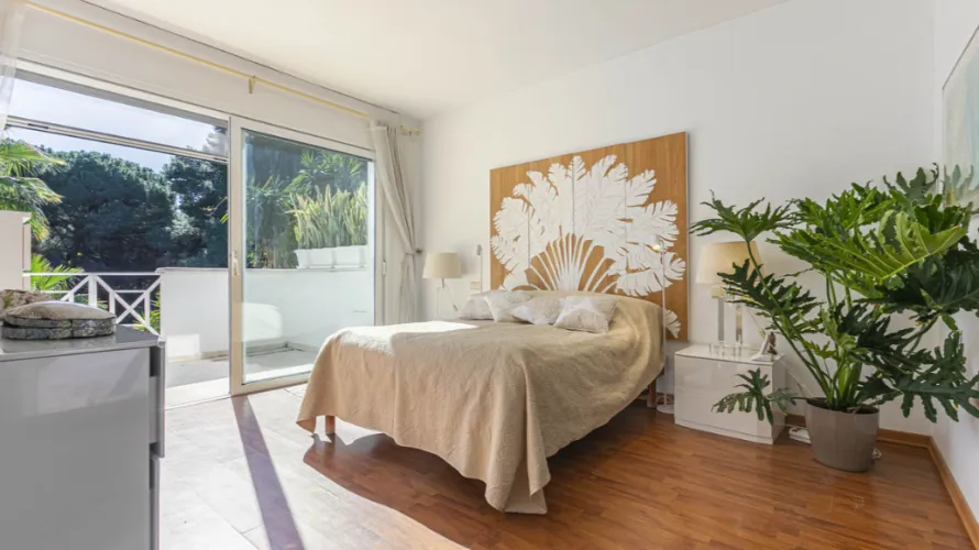 4 bedrooms villa for sale , Marbella, Spain No. 1027 № 10