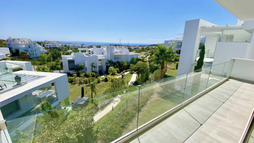 3 bedrooms apartment for sale , Estepona, Spain No. 1048 № 6