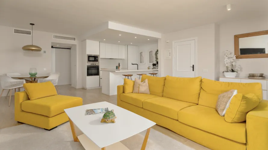 3 bedrooms apartment for sale , Estepona, Spain No. 1073 № 6
