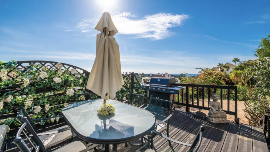 3 bedrooms apartment for sale , Estepona, Spain No. 649 № 4