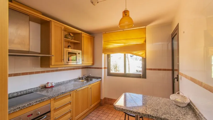 3 bedrooms apartment for sale , Estepona, Spain No. 881 № 8