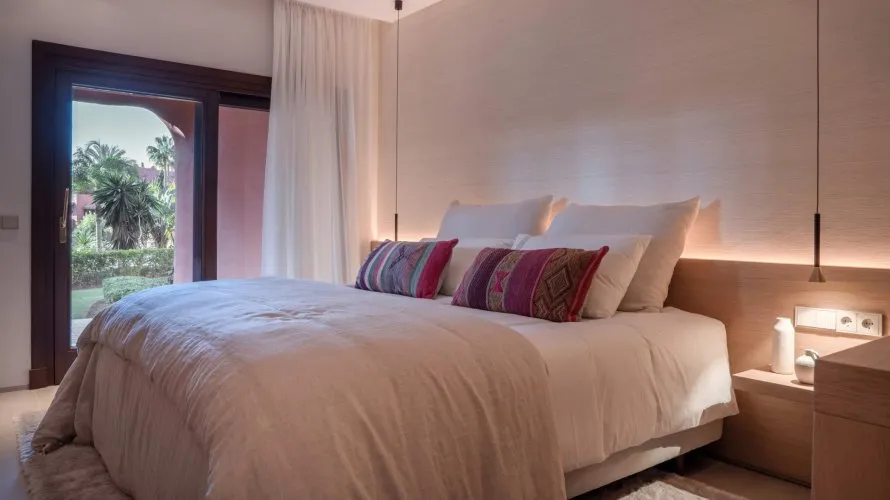 3 bedrooms apartment for sale , Estepona, Spain No. 361 № 2