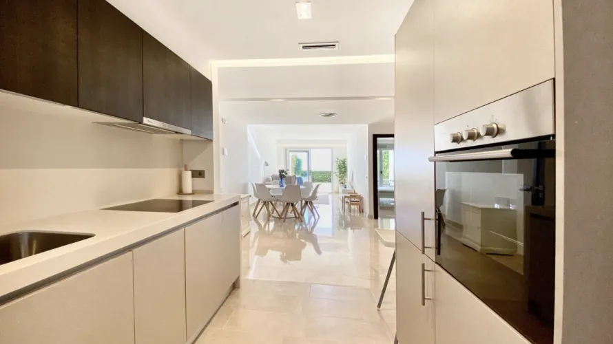 2 bedrooms apartment for sale , Marbella, Spain No. 672 № 5