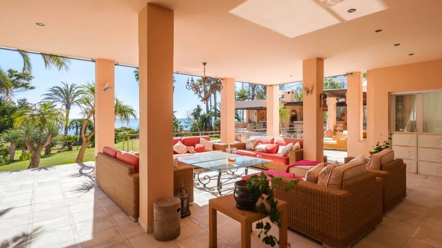 8 bedrooms villa for sale , Estepona, Spain No. 401 № 20