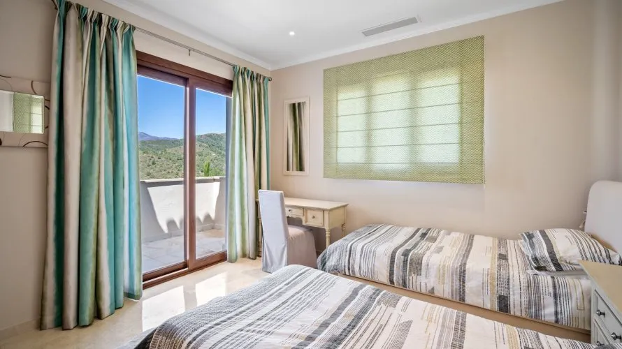 6 bedrooms villa for sale , Benahavis, Spain No. 664 № 20