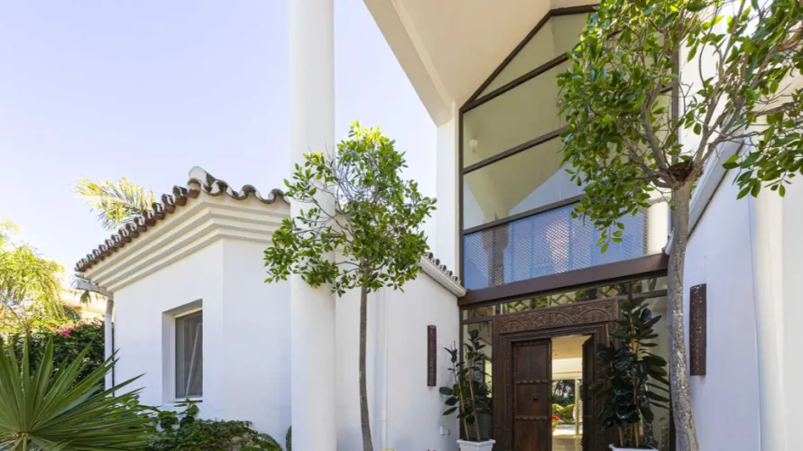 4 bedrooms villa for sale , Marbella, Spain No. 1027