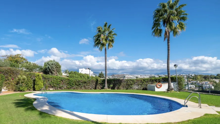 3 bedrooms apartment for sale , Estepona, Spain No. 649 № 19