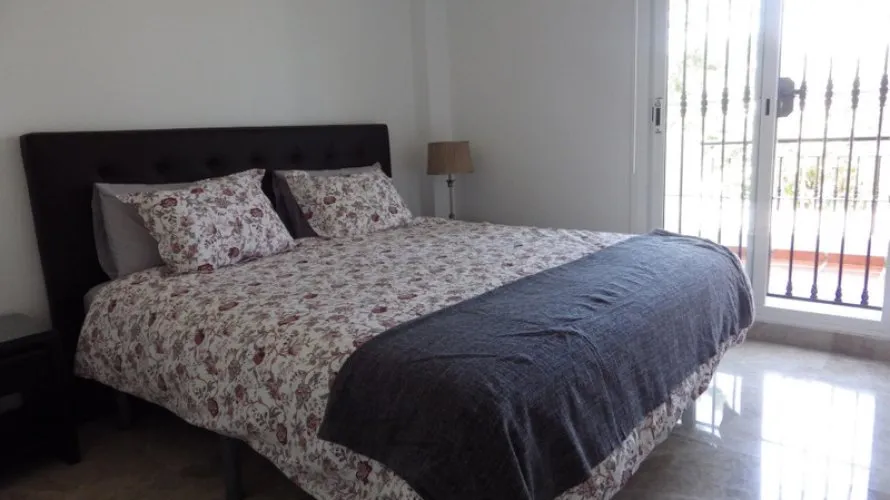 5 bedrooms townhouse for sale , Nueva Andalucia, Spain No. 412 № 3