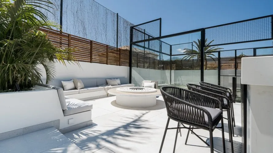 7 bedrooms villa for sale , Nueva Andalucia, Spain No. 211 № 17