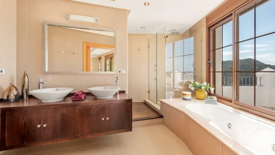 5 bedrooms villa for sale , Benahavis, Spain No. 790 № 16