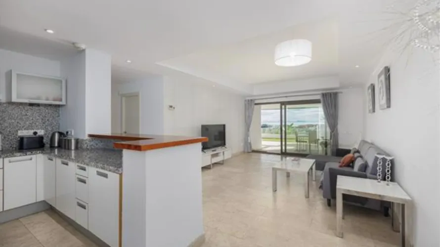 2 bedrooms apartment for sale , Casares, Spain No. 556 № 1