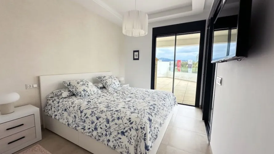 3 bedrooms apartment for sale , Estepona, Spain No. 941 № 11