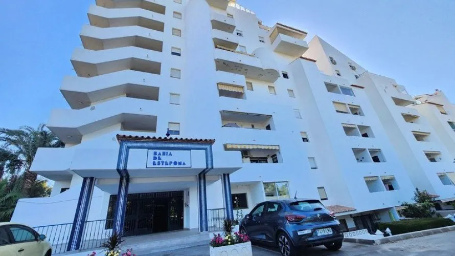 2 bedrooms apartment for sale , Estepona, Spain No. 615 № 3