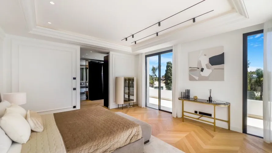 6 bedrooms villa for sale , Marbella, Spain No. 777 № 19
