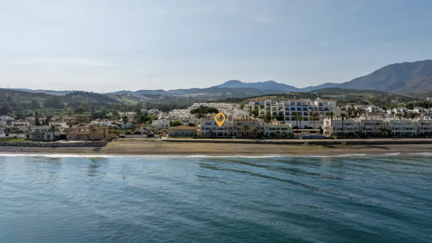 3 bedrooms apartment for sale , Estepona, Spain No. 1073 № 1