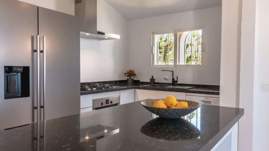 5 bedrooms villa for sale , Estepona, Spain No. 294 № 6