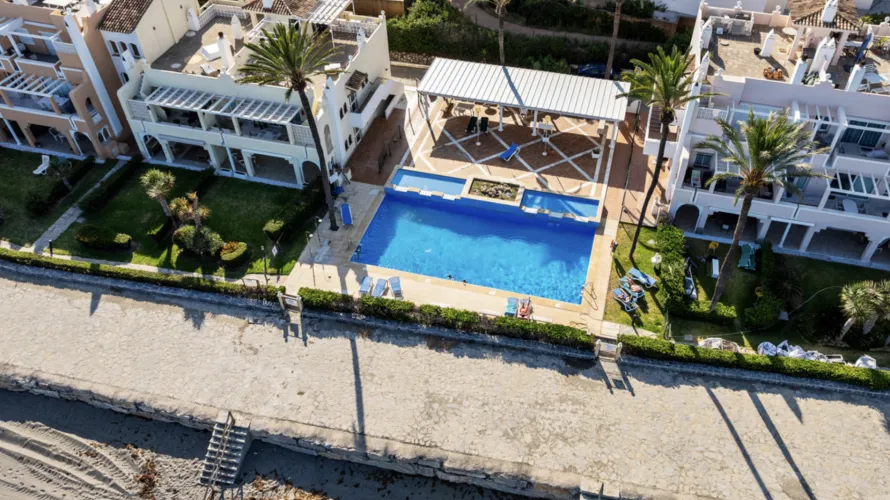 3 bedrooms apartment for sale , Estepona, Spain No. 1073 № 18