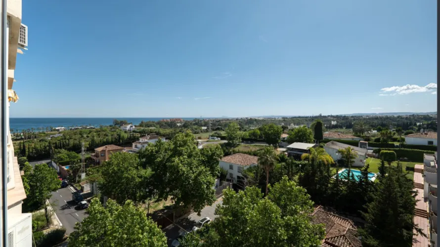 1 bedroom apartment for sale , Estepona, Spain No. 1003 № 6