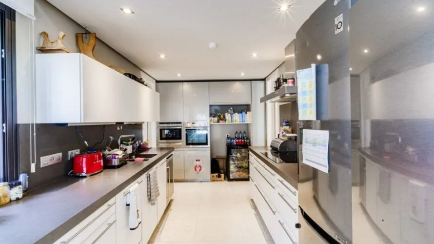 5 bedrooms villa for sale , Marbella, Spain No. 929 № 16