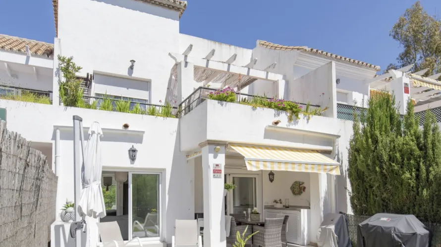 2 bedrooms apartment for sale , Nueva Andalucia, Spain No. 1055 № 11