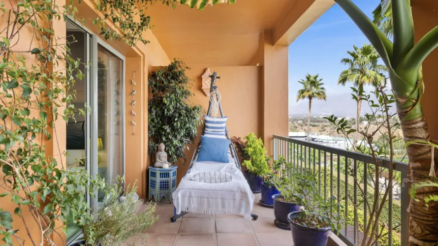 2 bedrooms apartment for sale , Estepona, Spain No. 706 № 10