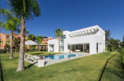 4 bedrooms villa for sale , Cortes (San Pedro De Alcantara), Spain No. 1024