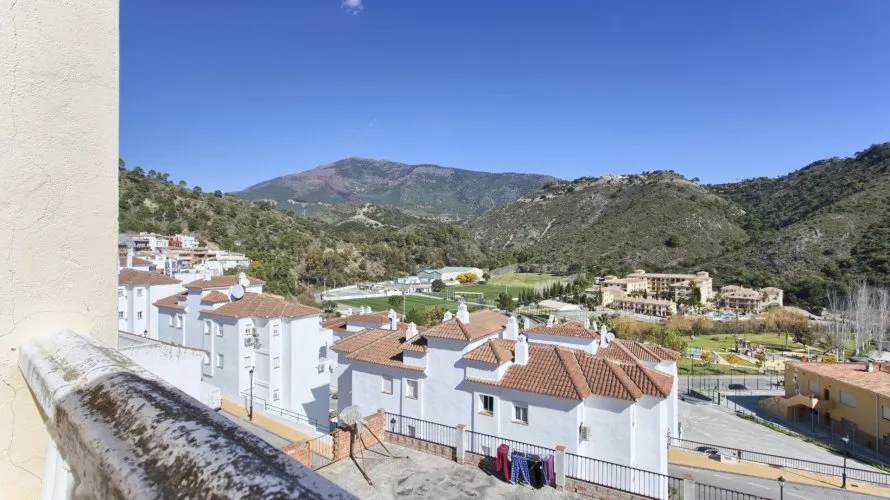 3 bedrooms townhouse for sale , Benahavis, Spain No. 1041 № 9