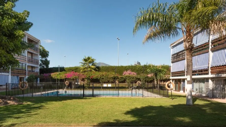 2 bedrooms apartment for sale , Cortes (San Pedro De Alcantara), Spain No. 466 № 2