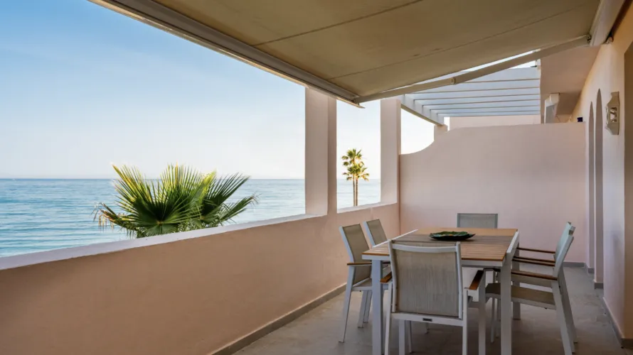 3 bedrooms apartment for sale , Estepona, Spain No. 1073 № 3